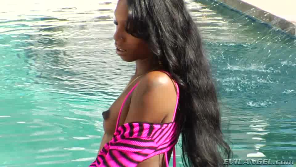 960px x 544px - big cock black shemale Tameka by the pool clip1